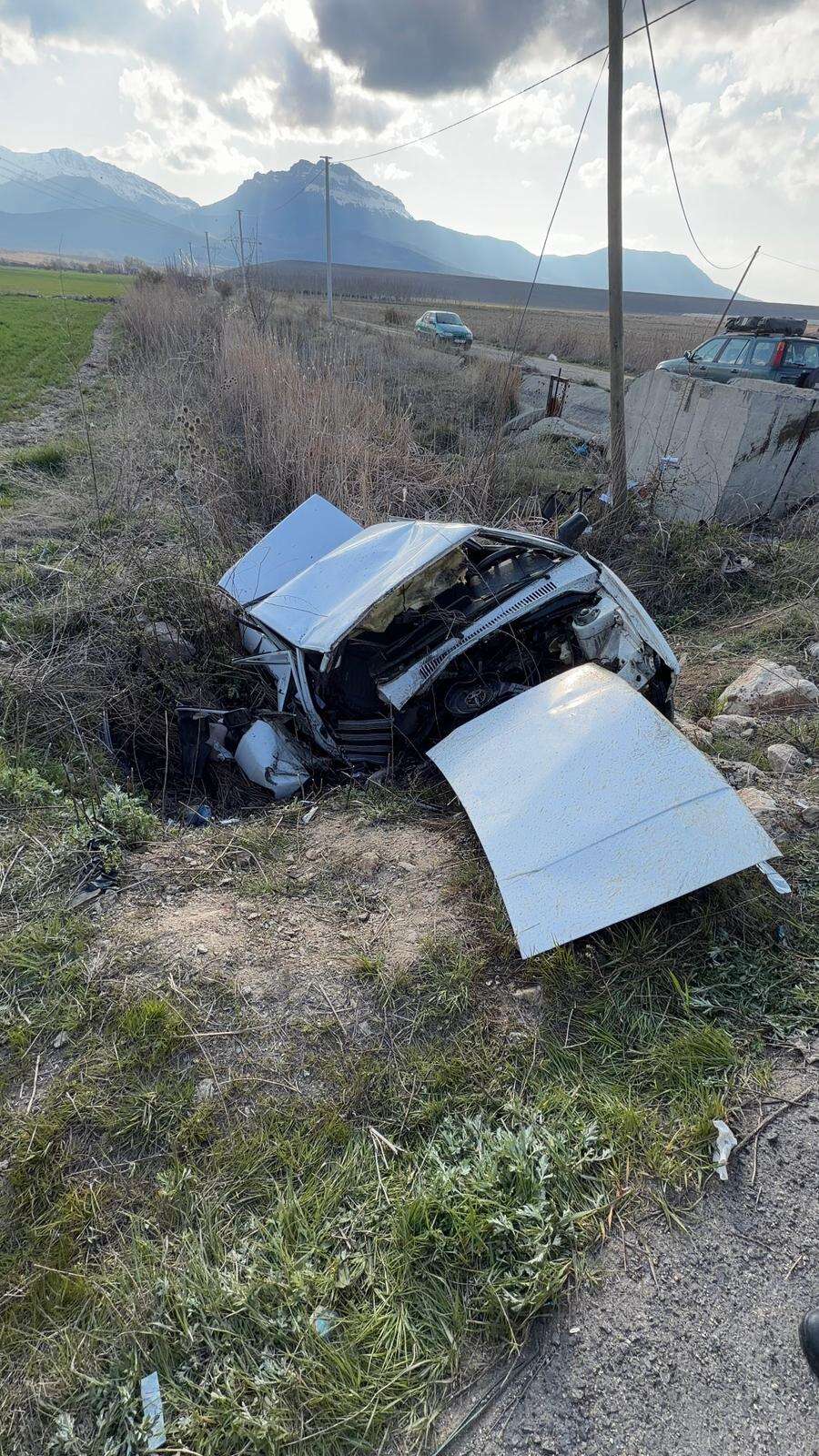 Konya’da otomobil bu hale geldi! 1 ölü, 1 yaralı var 18